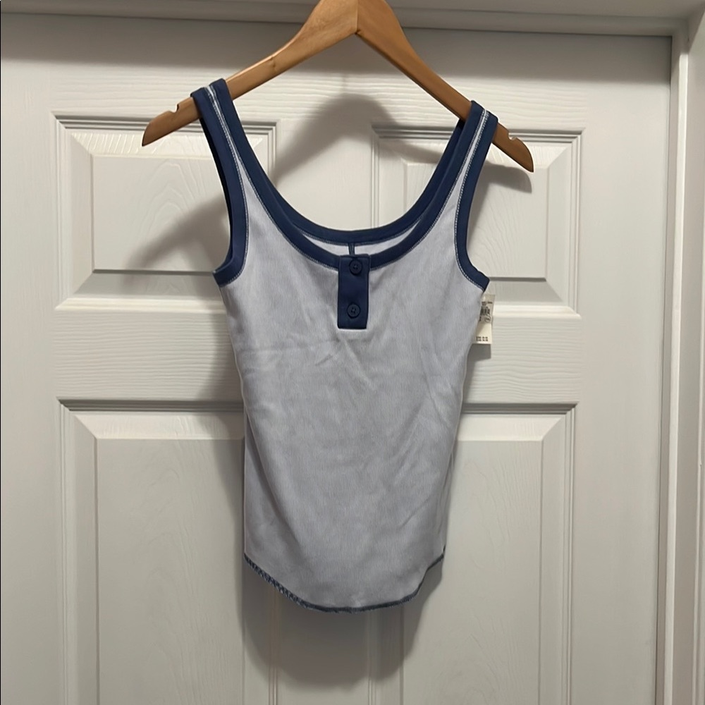 NWT Aerie Classic Scoop Neck Tank Top in Light Blue with Navy Trim